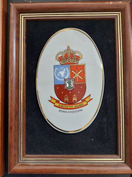 conjunto de tres metopas de porcelana