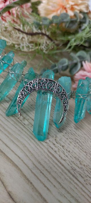 Tiara  corona diadema de cuarzos naturales azules