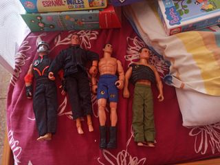 Muñecos action man