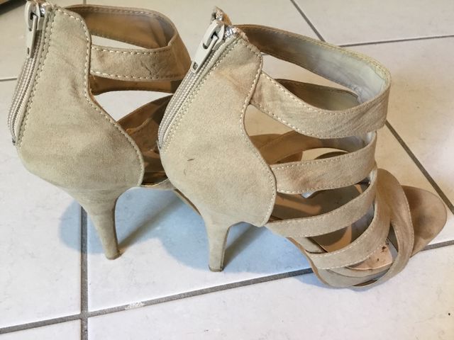 Scarpe estive con tacco 