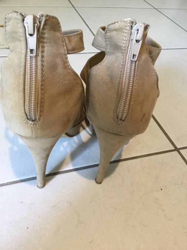 Scarpe estive con tacco 