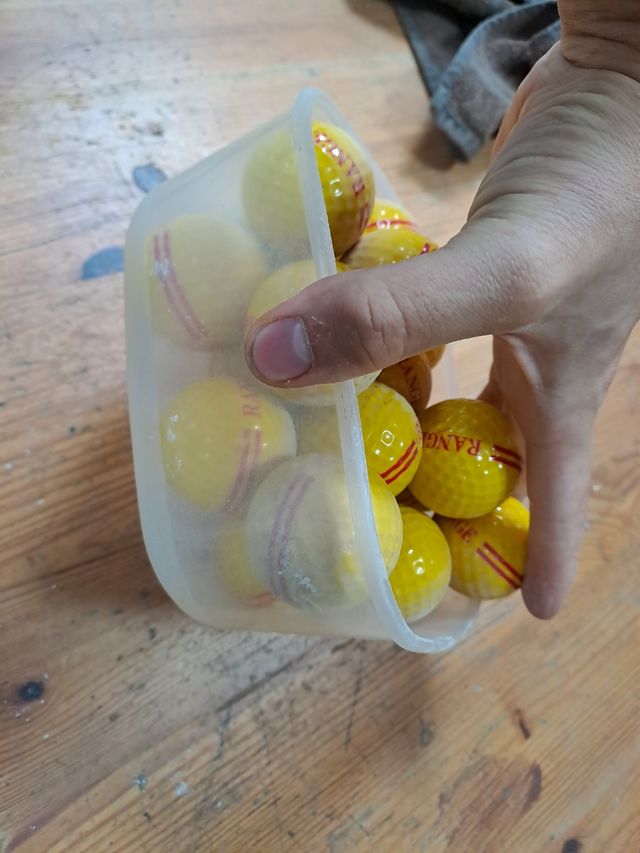 Palline da golf gialle