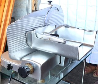 Affettatrice Berkel professionale da macelleria.
