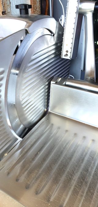 Affettatrice Berkel professionale da macelleria.