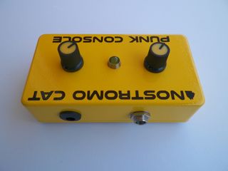 Punk Console color amarillo