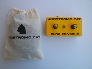 Punk Console color amarillo