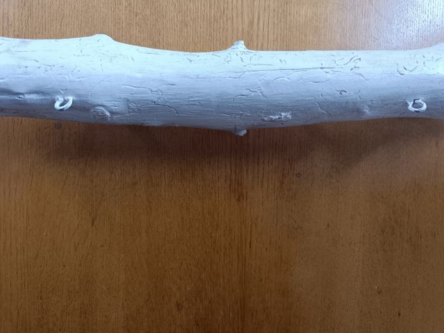 Perchero de madera blanco