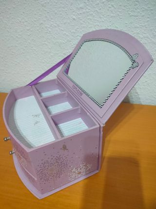 Cada uno 2€ - Joyeros TopModel y LOL Surprise