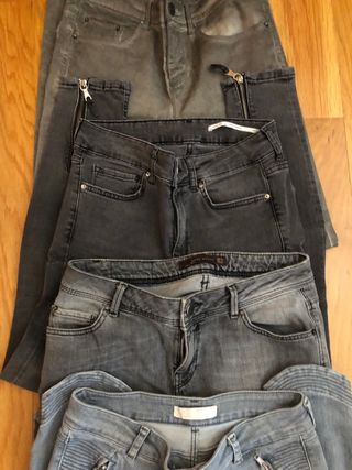 Vaqueros (4) gris/negro. 38. Zara