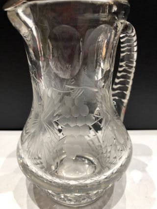 Antigua jarrita de cristal y alpaca