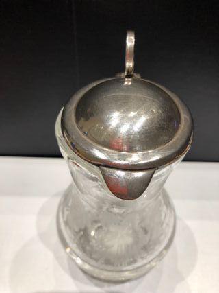 Antigua jarrita de cristal y alpaca