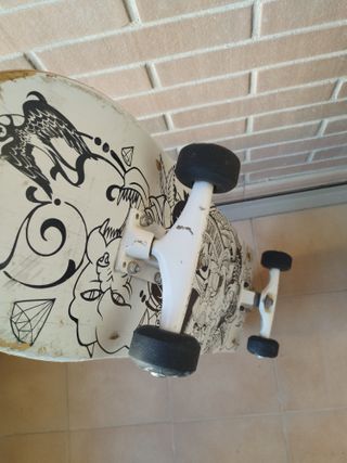 Monopatín skate blanco