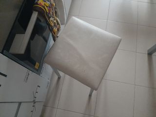 Mesa de cocina y sillas
