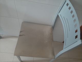 Mesa de cocina y sillas