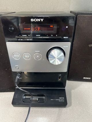 Equipo de Música y Radio SONY