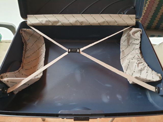 MALETA TIPO SANSONITE RIGIDA