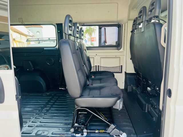 PEUGEOT BOXER COMBI 5/9 PLZ 333 L2H2 BHDI 140 CV S