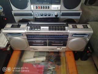 Lote de 5 radio cassettes.