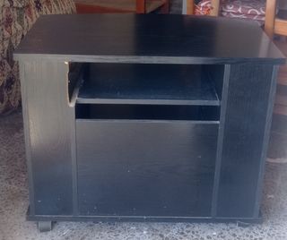 Mesa de televisión giratoria con ruedas