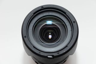 Canon objetivo EF-S 18-135mm f/3.5-5.6 f IS USM