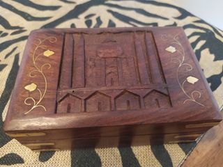 JOYERO DE MADERA TALLADA