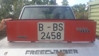 Tabica matricula seat133 