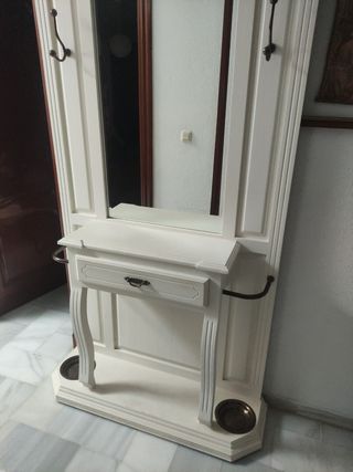 Mueble  paraguero