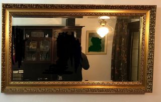 Espejo grande dorado con marco de madera