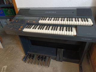 Órgano marca Farfisa modelo TS 600 Midi-Digital