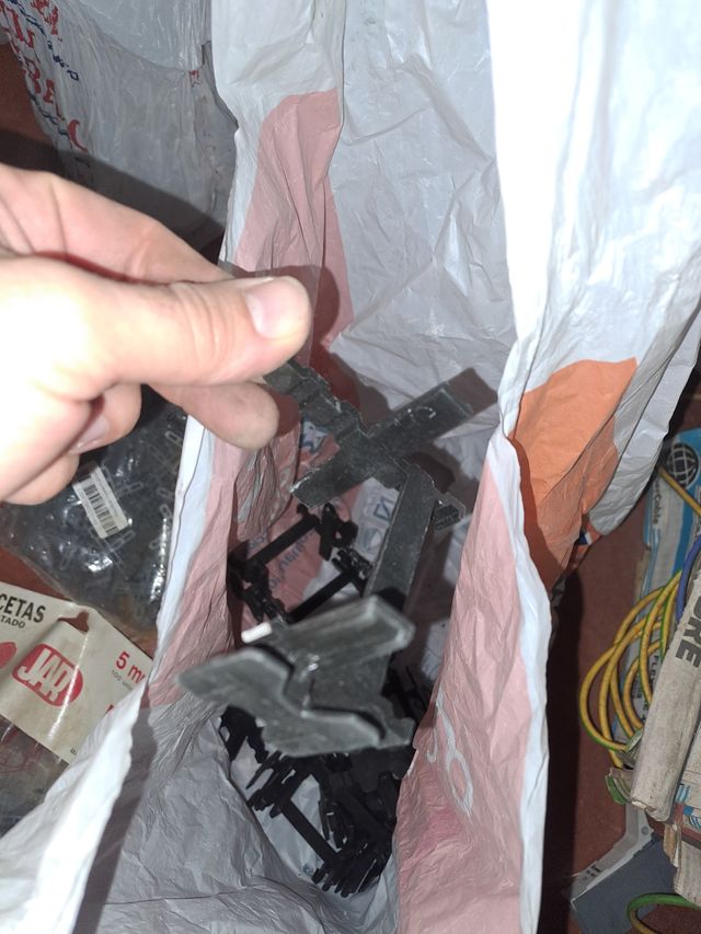 LOTE CRUCETAS BALDOSAS