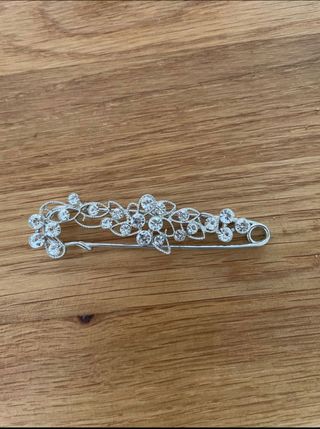 Impredible con brillantes para vestido de novia