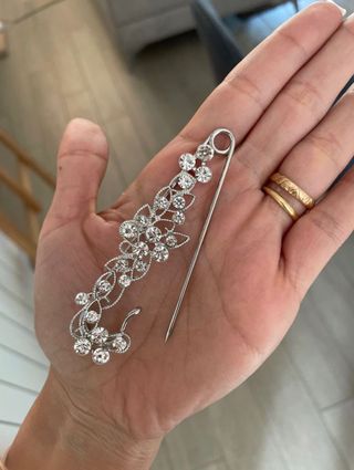 Impredible con brillantes para vestido de novia