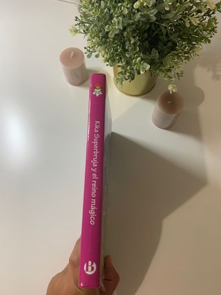 Libro “Kika Superbruja y el reino mágico”