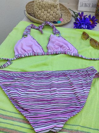 Bikini 👙 a rayas.
