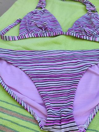 Bikini 👙 a rayas.