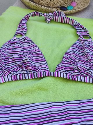 Bikini 👙 a rayas.