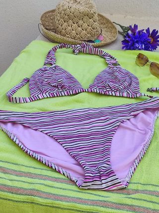 Bikini 👙 a rayas.