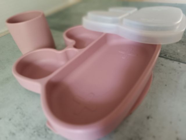 Plato con tapa y vaso para bebés Montessori