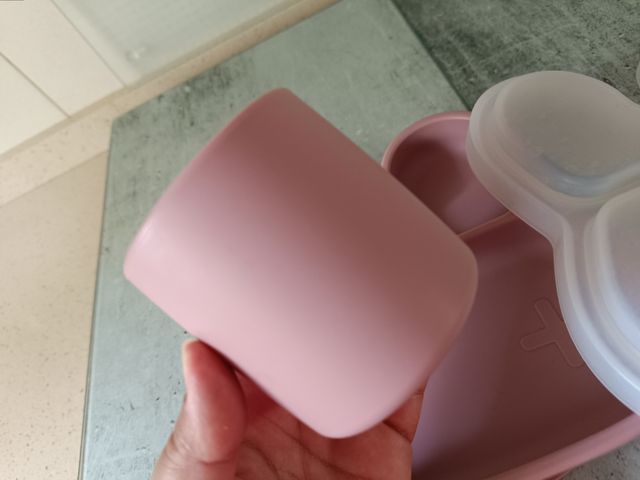 Plato con tapa y vaso para bebés Montessori