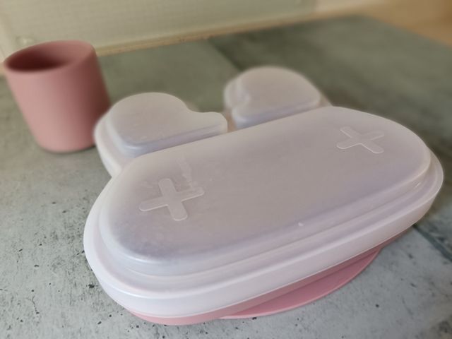 Plato con tapa y vaso para bebés Montessori