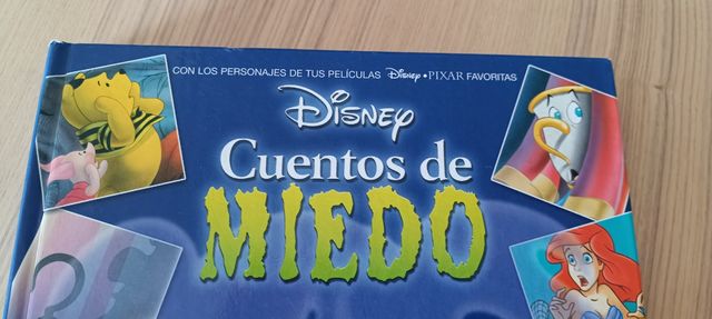 Libro " Cuentos de miedo Disney "