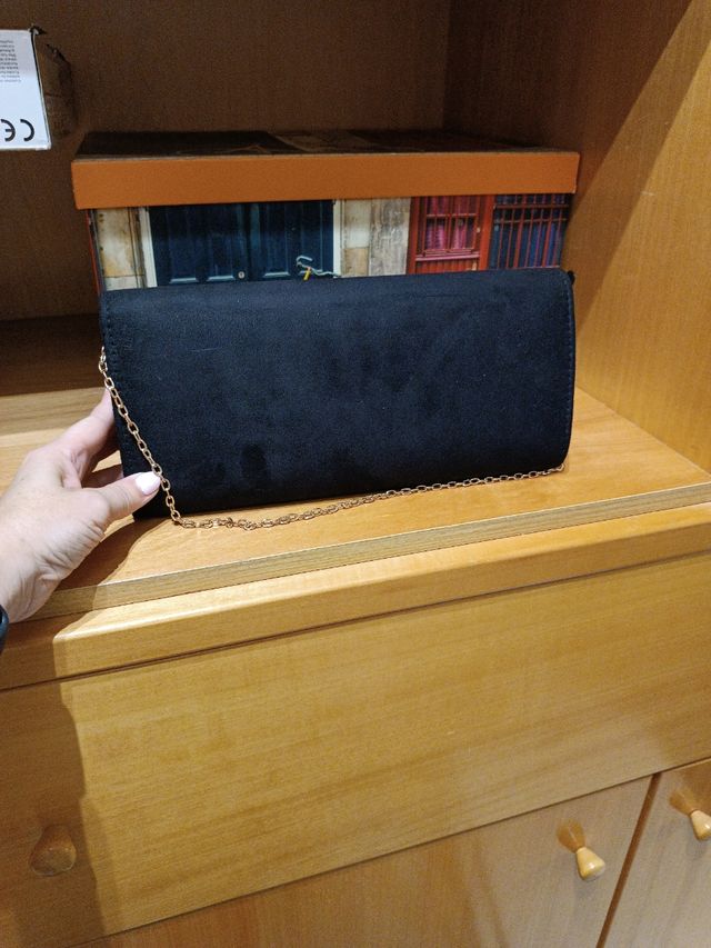 Cartera negra de ante