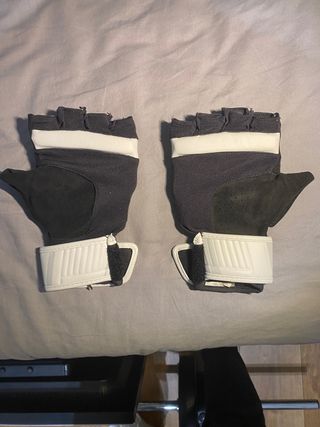 Pack guantes + vendas + muñequeras + comba