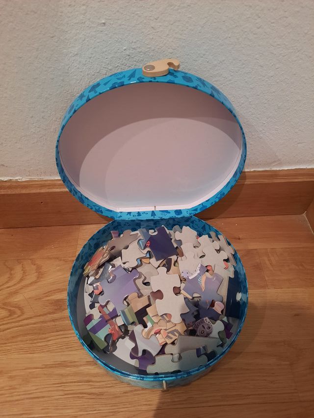 Puzle infantil 100 piezas. Brilla en oscuridad