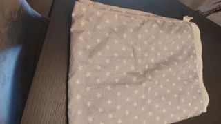 Manta y cojín lactancia