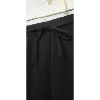 Pantalón negro fino talla M