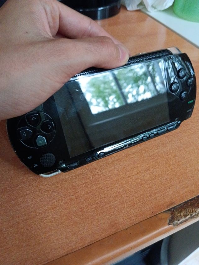 PSP Con funda y cargador.