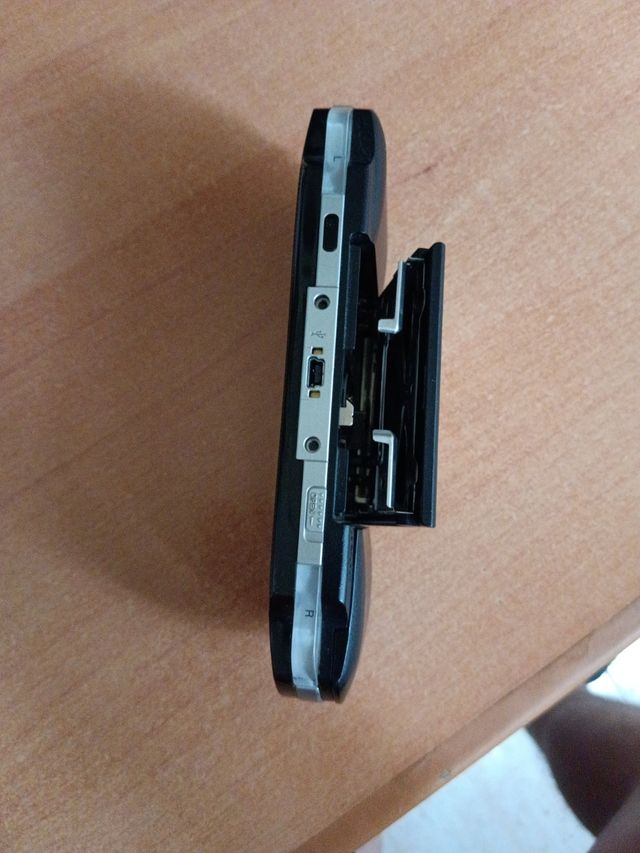 PSP Con funda y cargador.