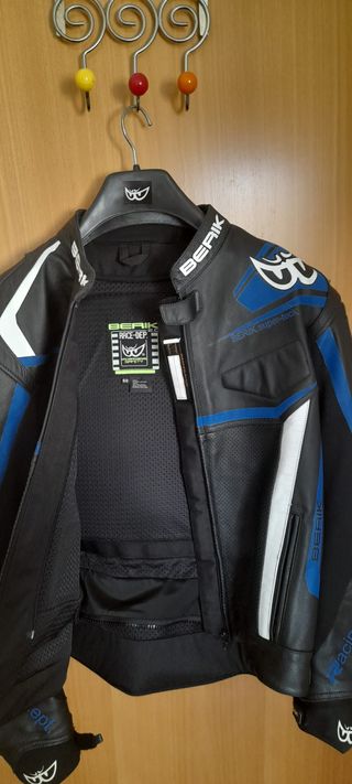 Berik-Zacura-EVO-Motorcycle-Leather-Jkt-0002