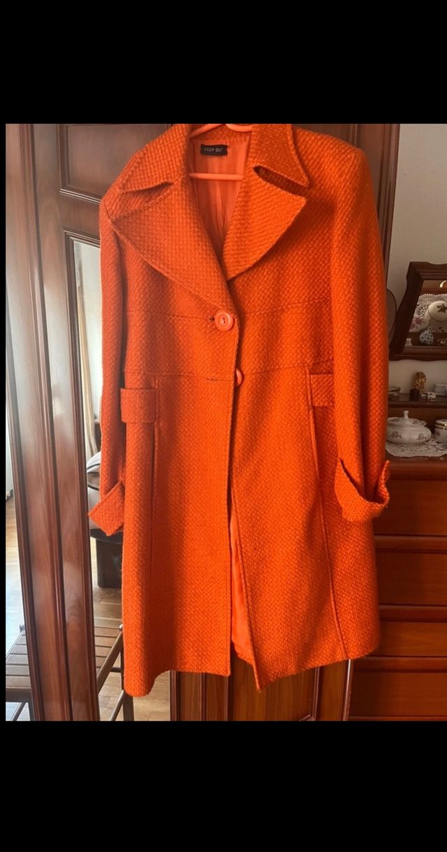 Abrigo naranja